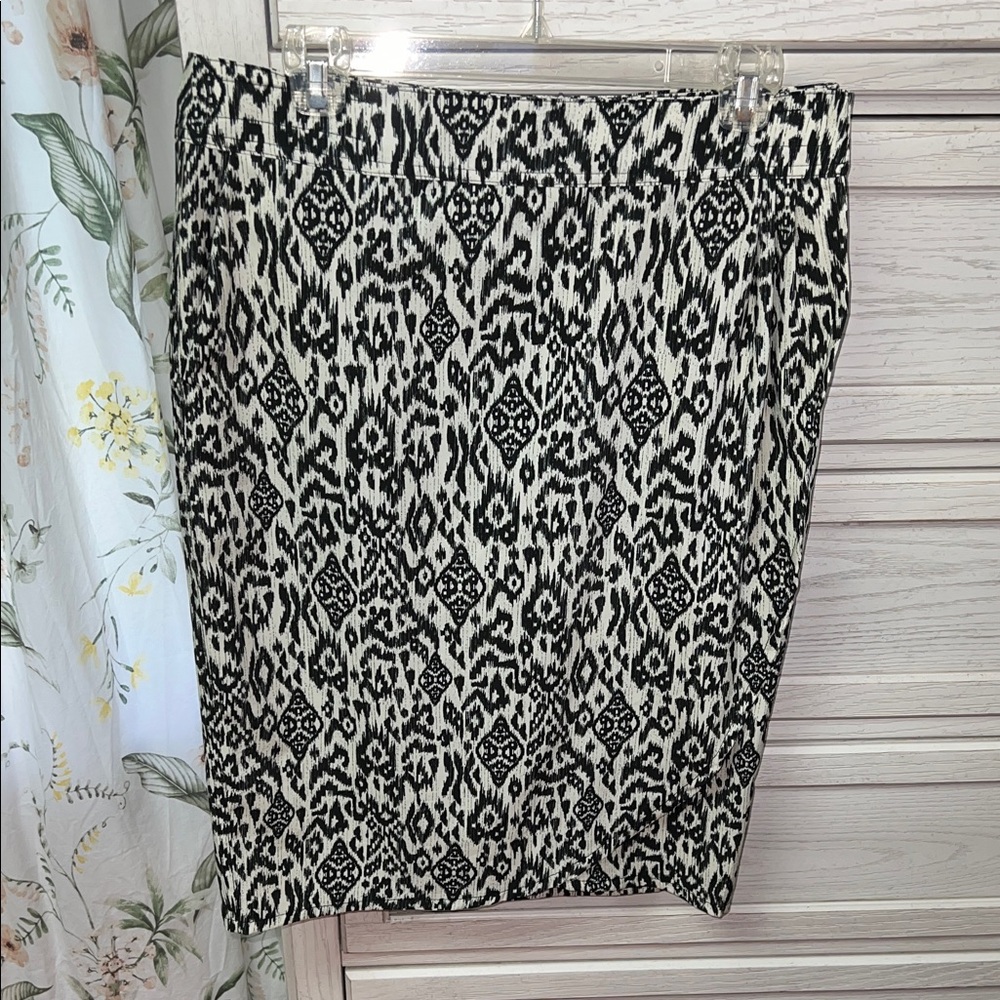 Ripskirt Hawaii Black and White Pencil Skirt
